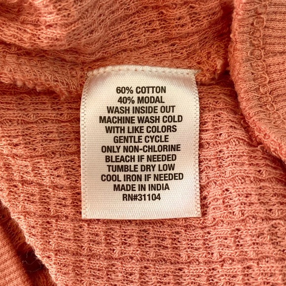 Women’s True Craft size medium gently used dusty rose colored cropped cardigan - Picture 5 of 5